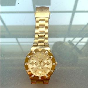 gold-tone classic guess watch